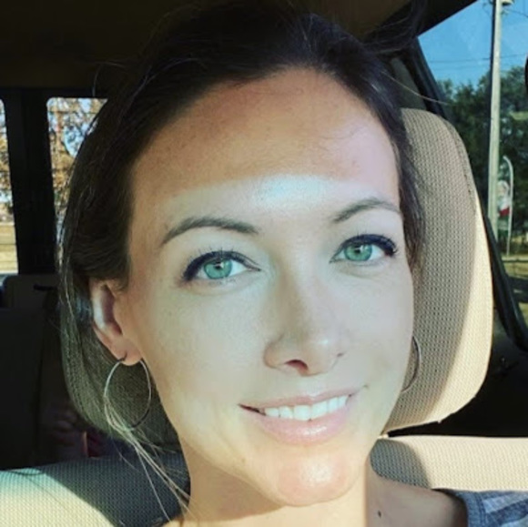 Meet your Posher, Jessica - Picture 1 of 1